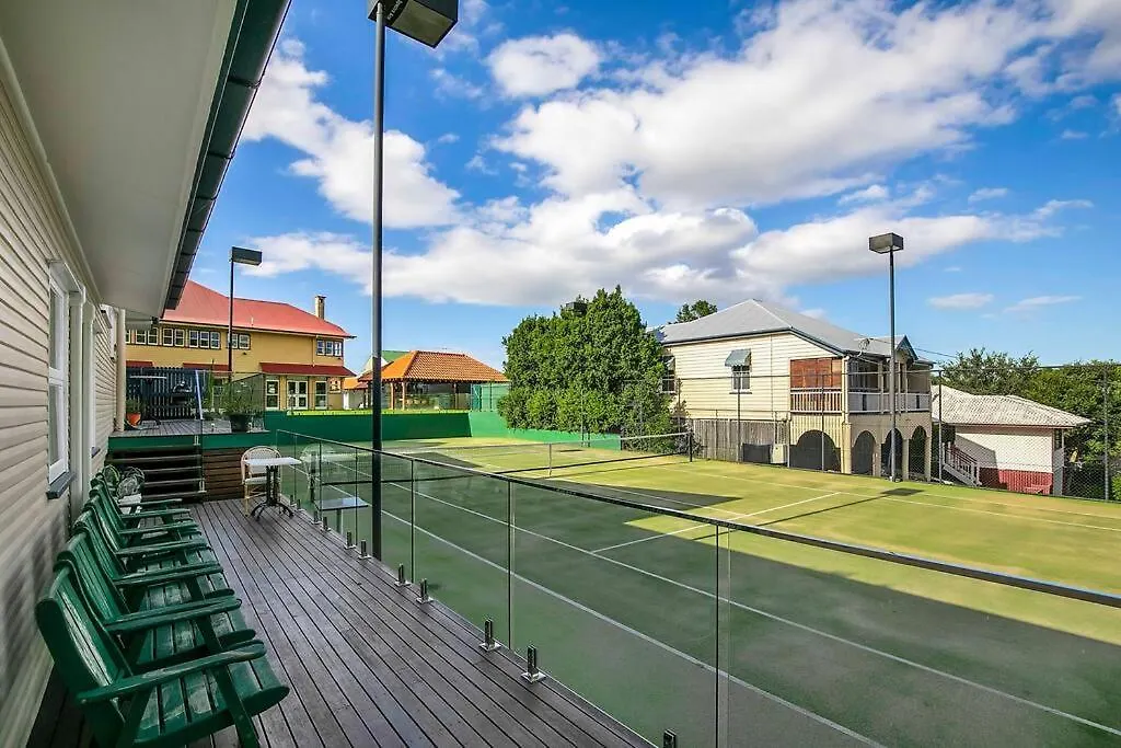 Brisbane Oasis+Spa Tennis Court Villa 0*,