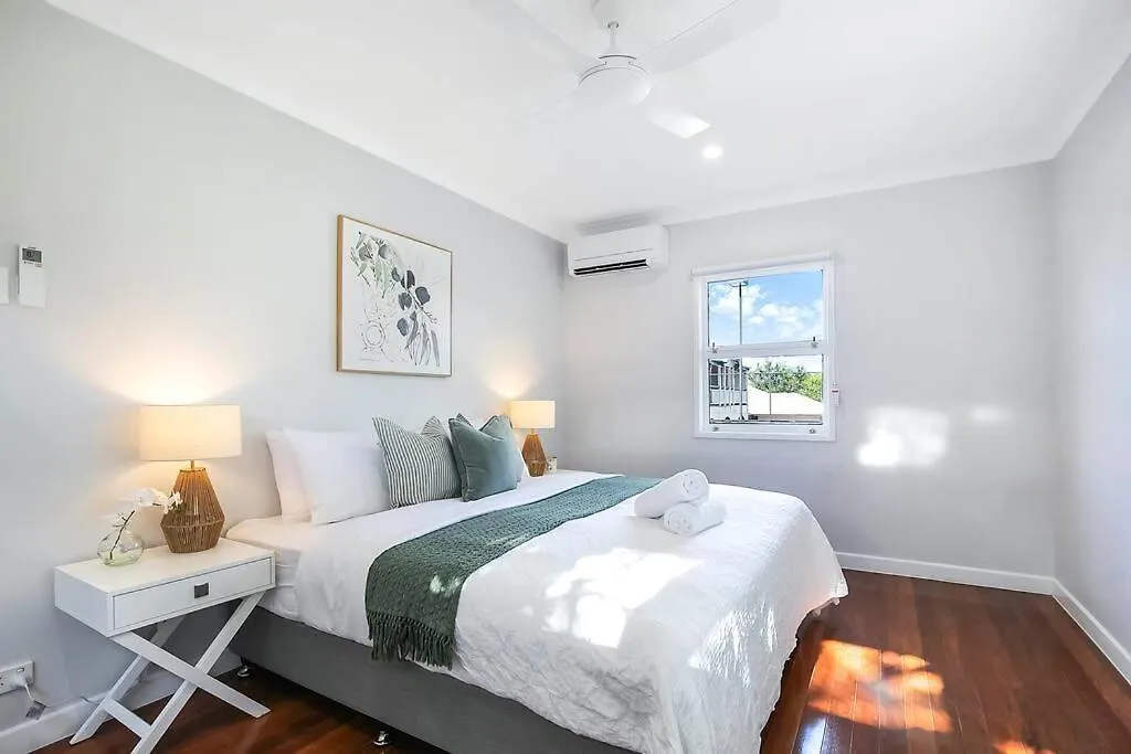 Brisbane Oasis+Spa Tennis Court Villa 0*,